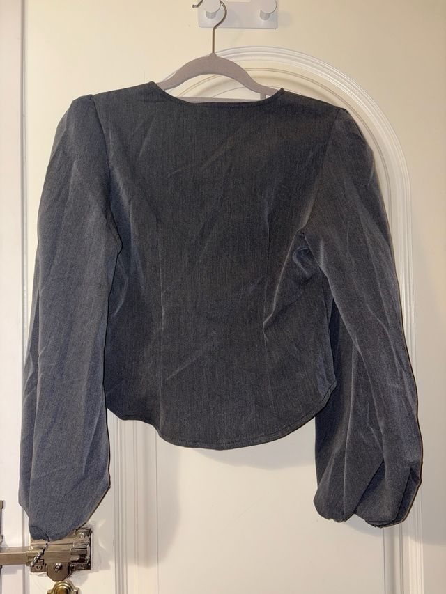 Blusa Shein gris con lazada