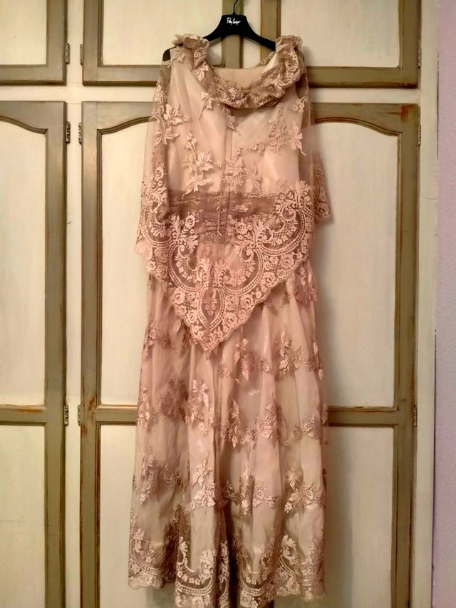 Vestido de fiesta Fely Campo color nude