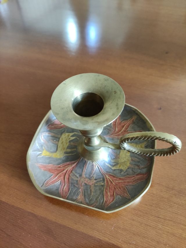 Portacandele in metallo dorato e rosso