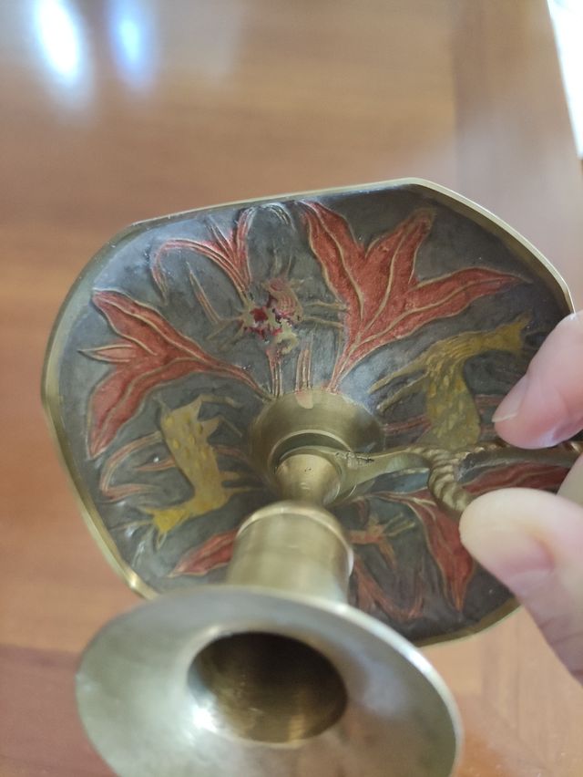 Portacandele in metallo dorato e rosso