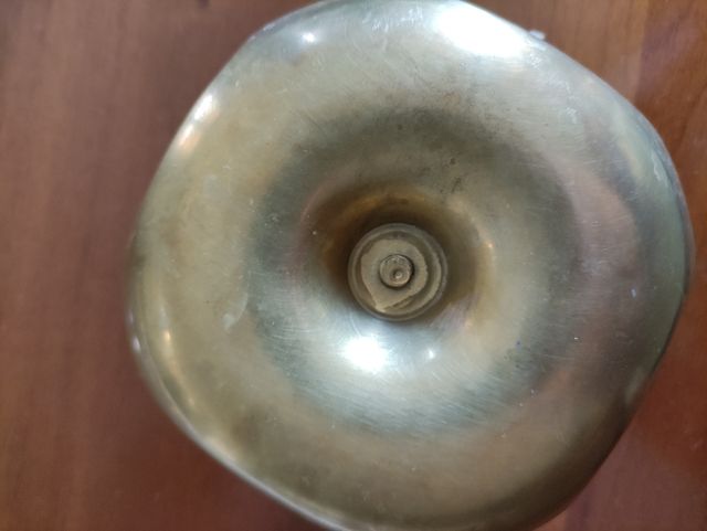 Portacandele in metallo dorato e rosso