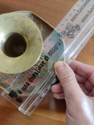 Portacandele in metallo dorato e rosso