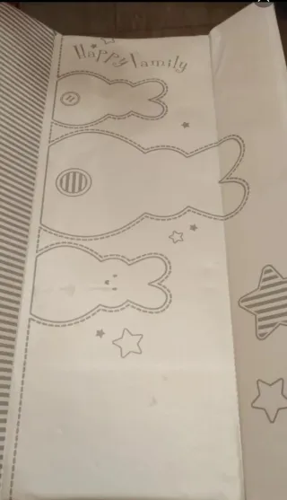 Cambiador de bebé con bañera