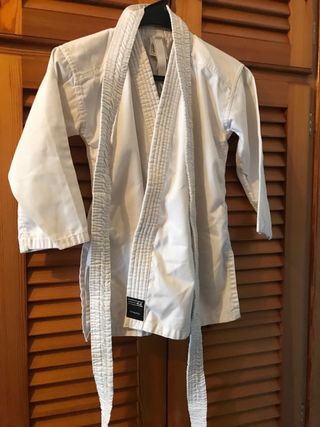 Traje de Karate Outshock Blanco Talla Única.