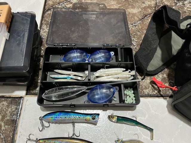 Carrete y señuelos pesca spinning carrete 2 salida