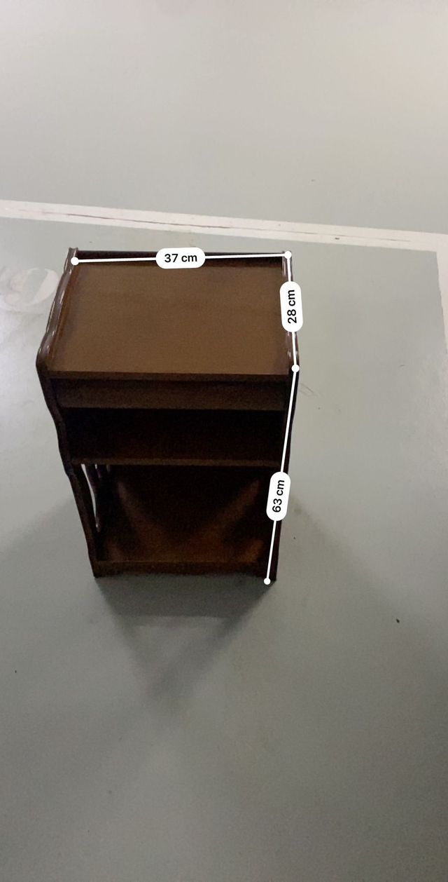 Mesita auxiliar de madera antigua