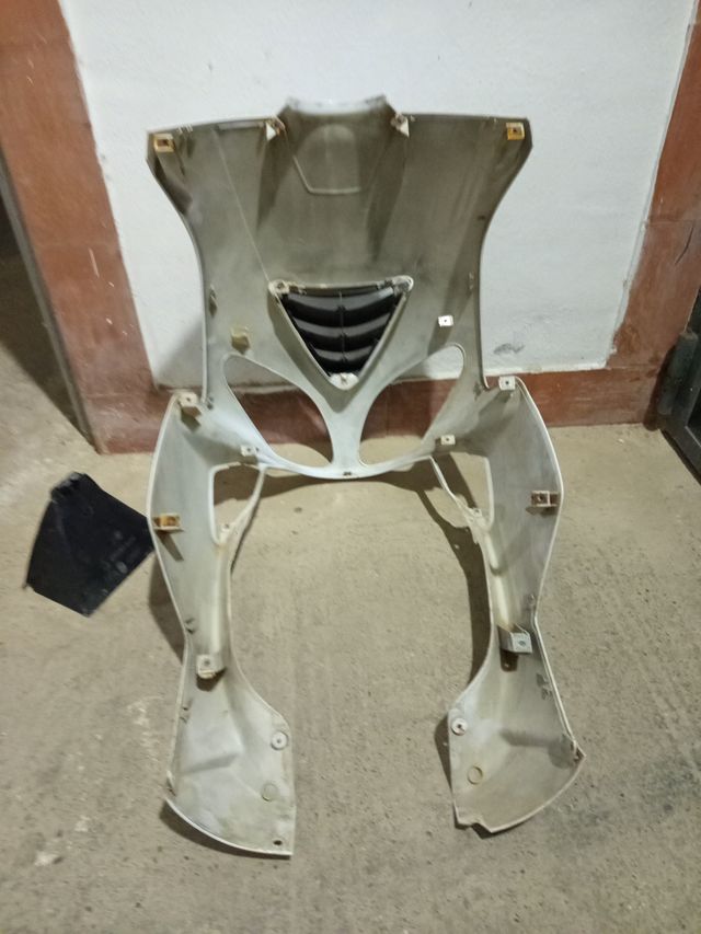 Frontal Piaggio NRG Power Blanco