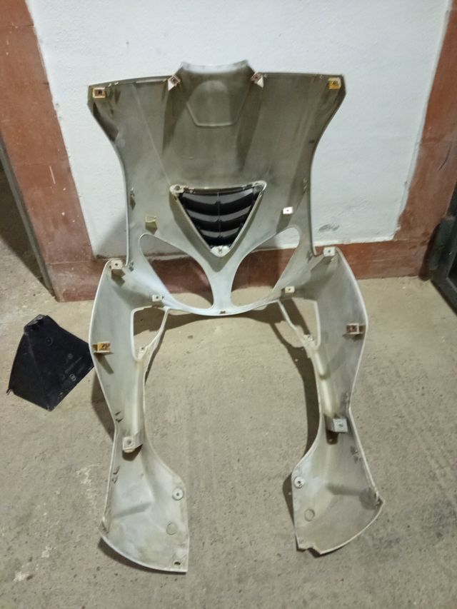 Frontal Piaggio NRG Power Blanco