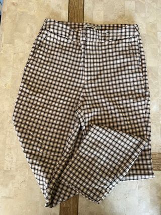 Pantalón cuadros Stradivarius Talla XS
