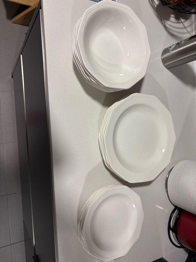 Juego de vajilla blanca de porcelana