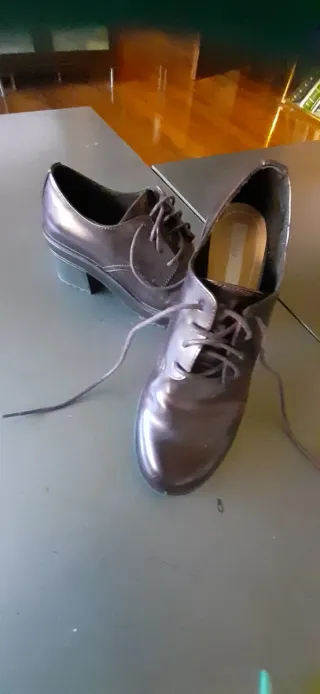 Zapatos piel  marrones talla 36