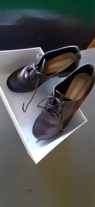 Zapatos piel  marrones talla 36