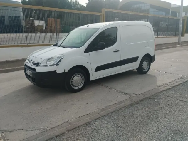 Furgoneta Citroen berlingo del 2013