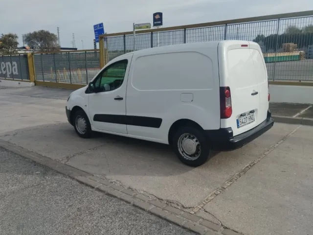Furgoneta Citroen berlingo del 2013