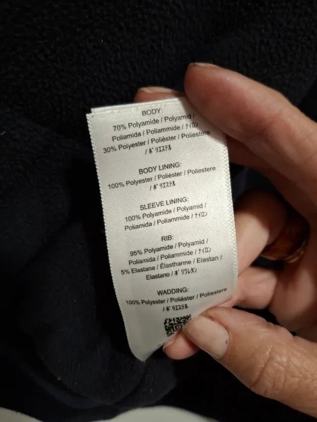 Chaqueta Fred Perry con capucha azul marino tejano