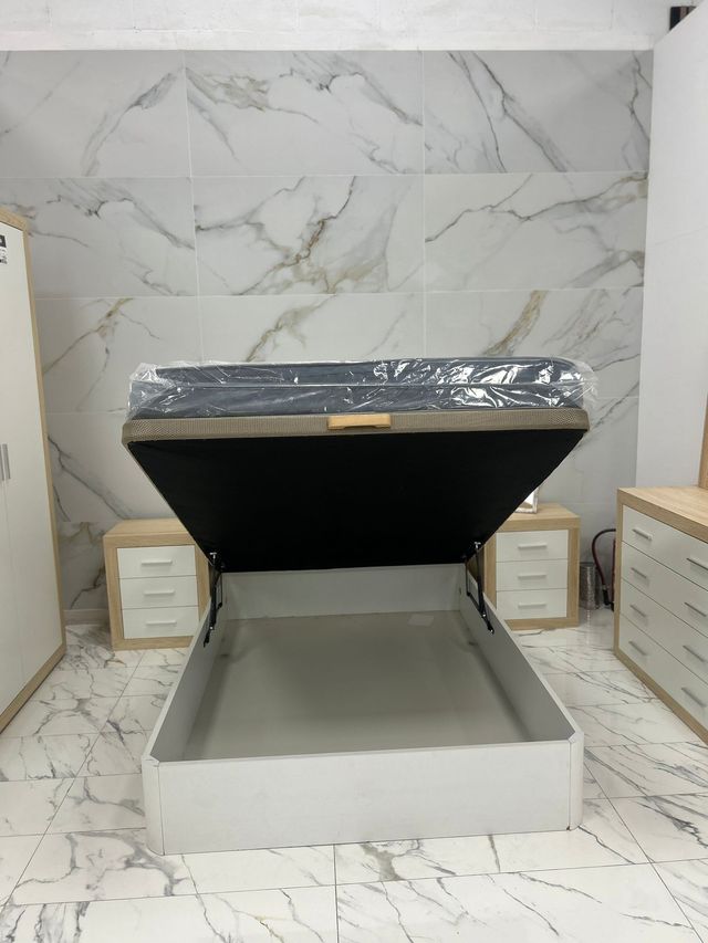 Canapé abatível com colchão NOVO em oferta