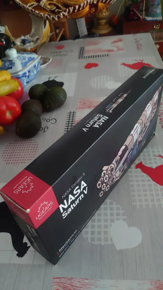 Maqueta UGEARS NASA Saturn V