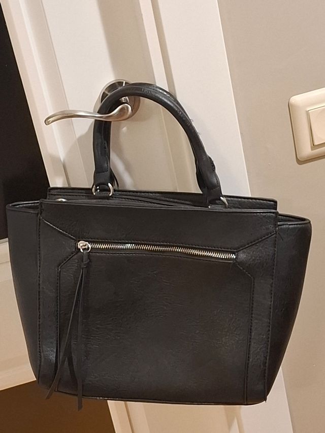 Bolso negro Stradivarius