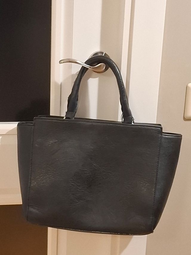 Bolso negro Stradivarius