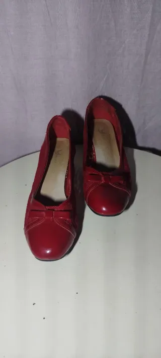 Zapatos de tacón rojos con encaje talla 36