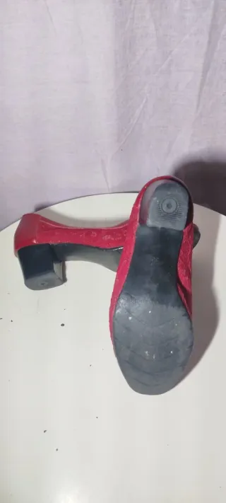 Zapatos de tacón rojos con encaje talla 36