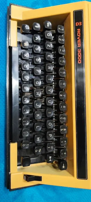 Macchina da scrivere Rover 3000