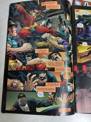 3 comics. ROBIN .. JOVENES TITANES.