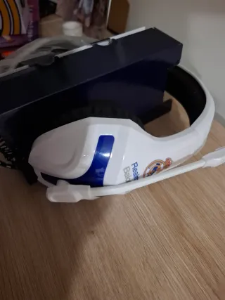 Cascos Gaming Real Madrid Blancos