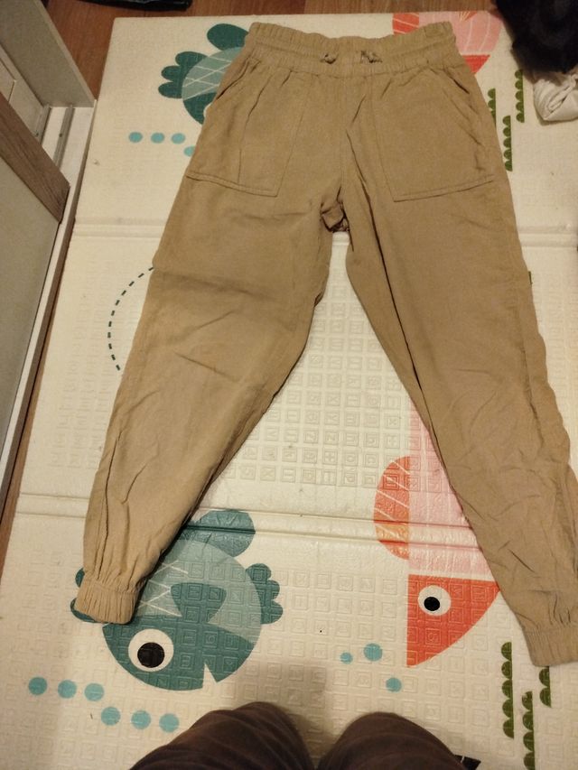 Pantalón beige talla 28