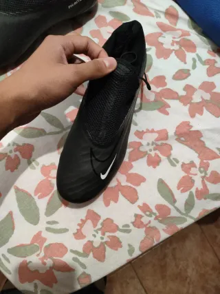 Nike Phantom botas de fútbol.