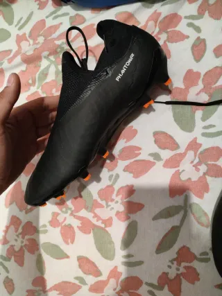 Nike Phantom botas de fútbol.