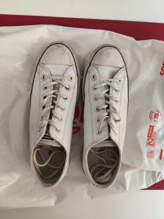 Converse blancas usadas