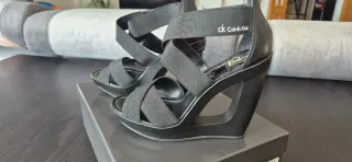 Sandalias cuña Calvin Klein negras