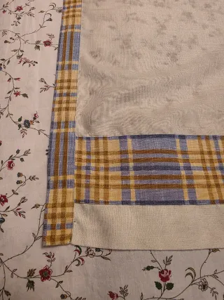 Juego 3 cortinas tipo visillos tamaño medio.