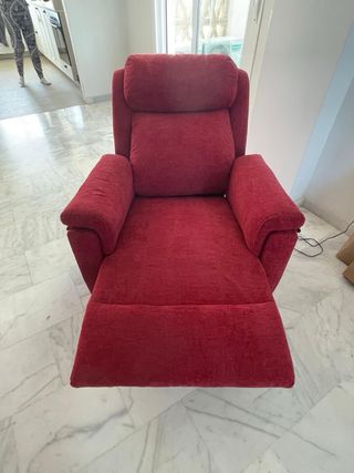 2 poltrone elettriche e 1 divano da 2m