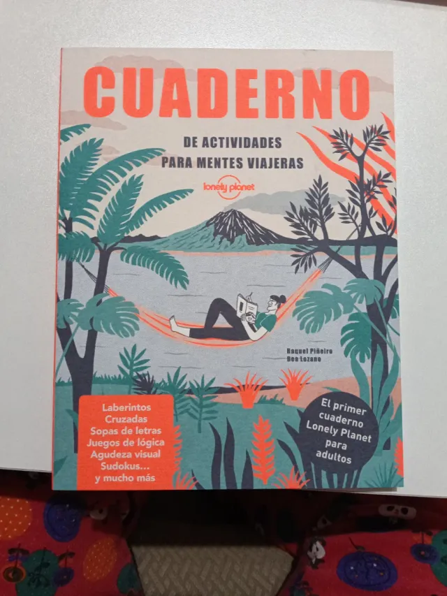 Cuaderno de actividades para mentes viajeras