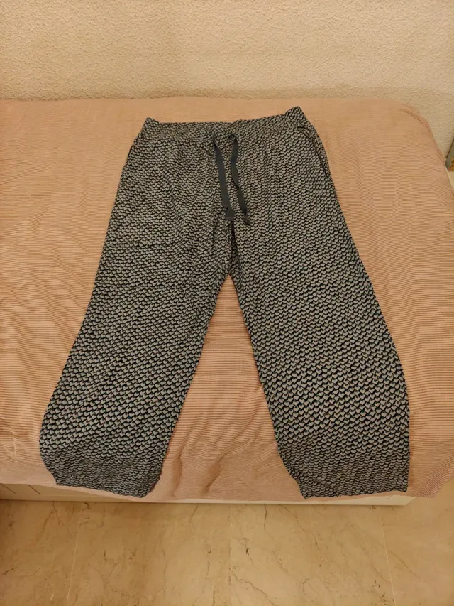 Pantalón teenager estampado