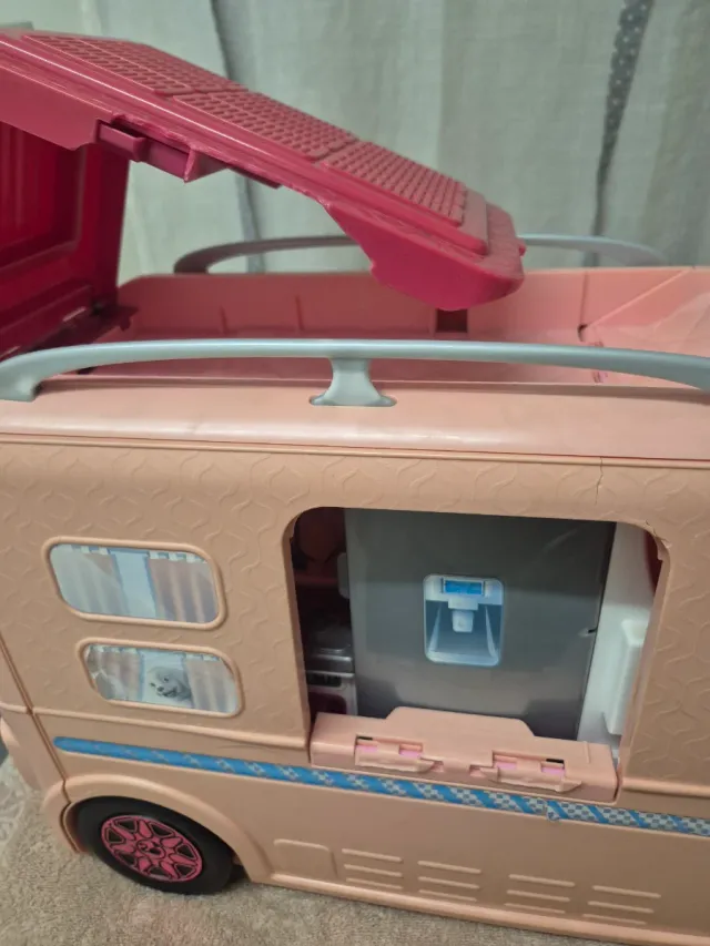 Caravana Barbie rosa extensible