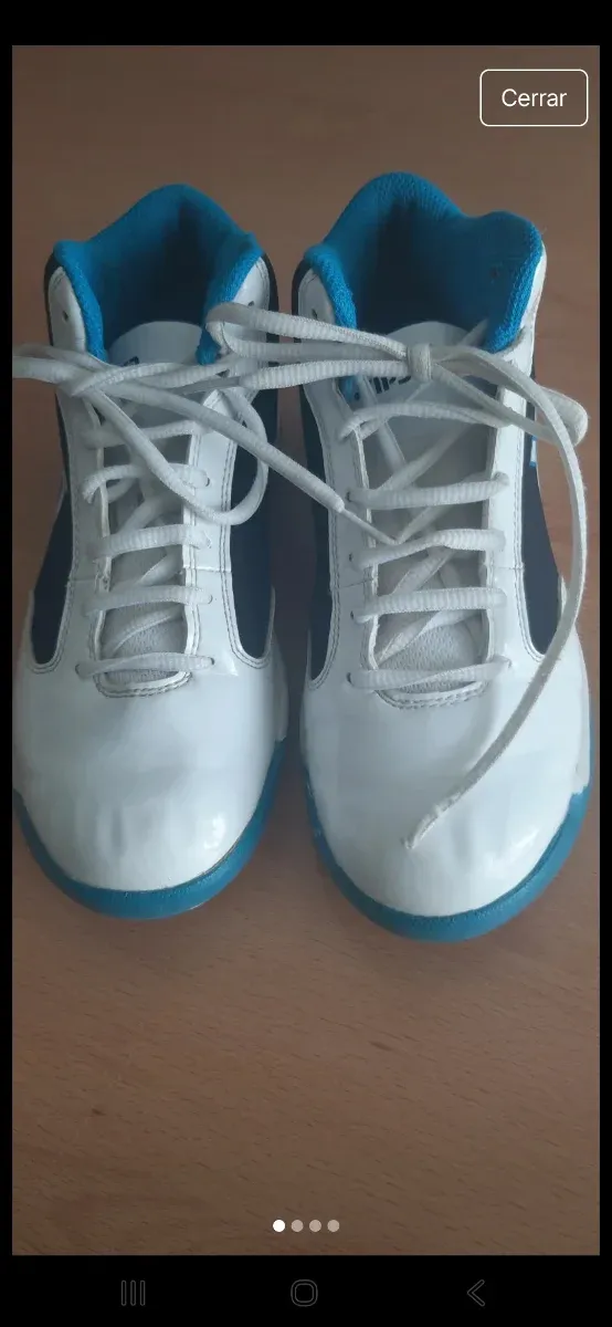 Zapatillas de Baloncesto Blancas y Azules