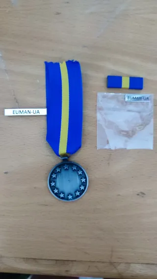 Medalla EUMAN Ucrania con cinta y pasador