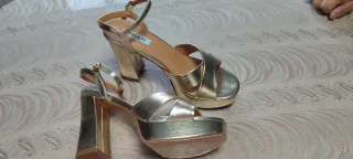 Sandalias doradas tacón plataforma
