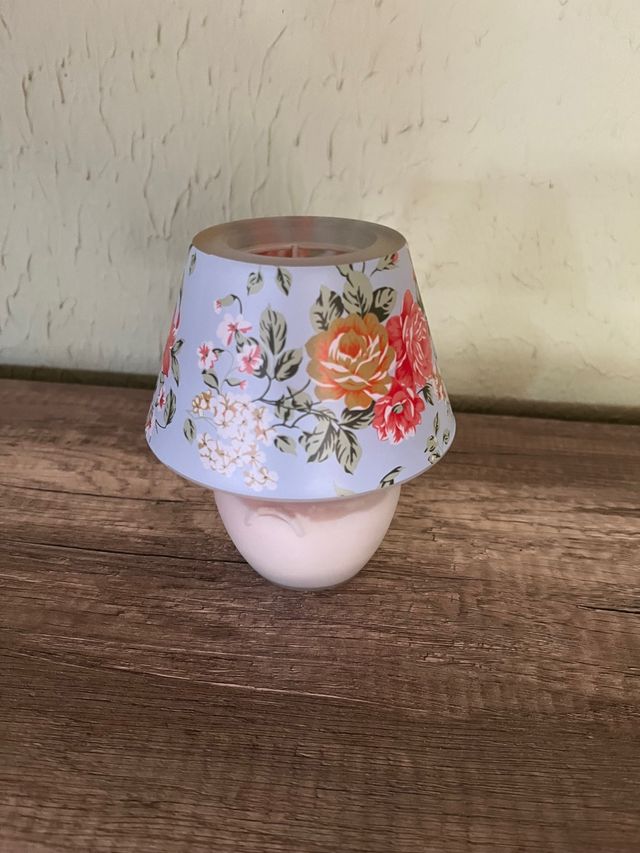 Lámpara de vela decorativa floral
