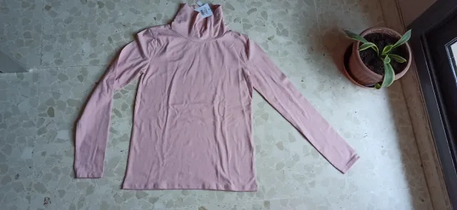 Jersey cuello cisne rosa T15/16 años a estrenar