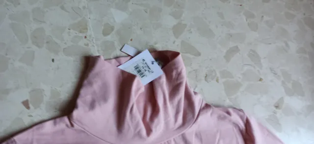 Jersey cuello cisne rosa T15/16 años a estrenar