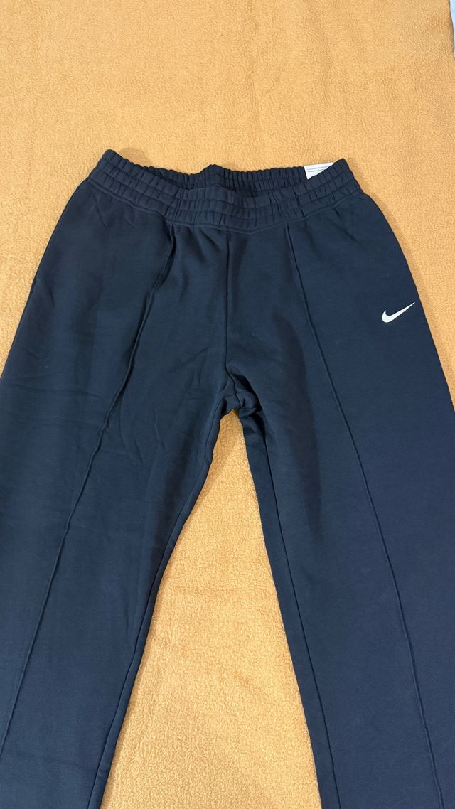 Pantalón deportivo Nike negro