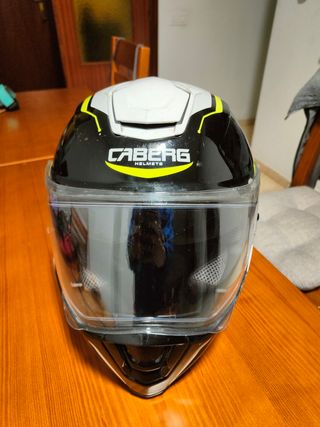 Casco integral marca Caberg