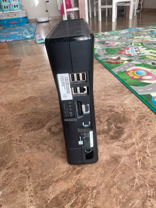 Xbox 360 Kinect Negro + Accesorios