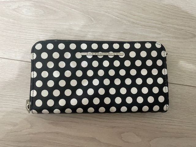 Monedero Stradivarius lunares