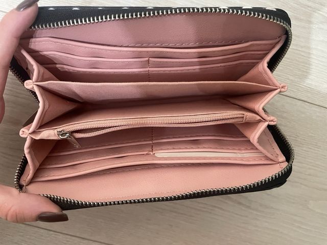 Monedero Stradivarius lunares