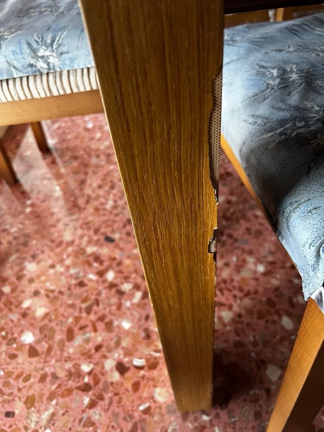 Mesa extensible comedor y 4 sillas